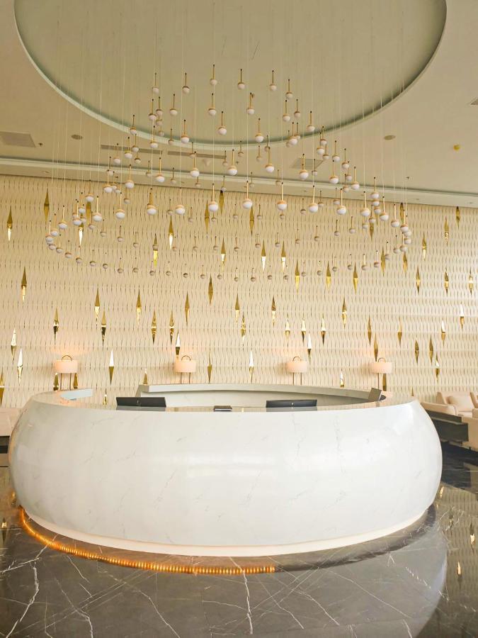 Diamond Stars Ben Tre Hotel Eksteriør billede The lobby of the hotel